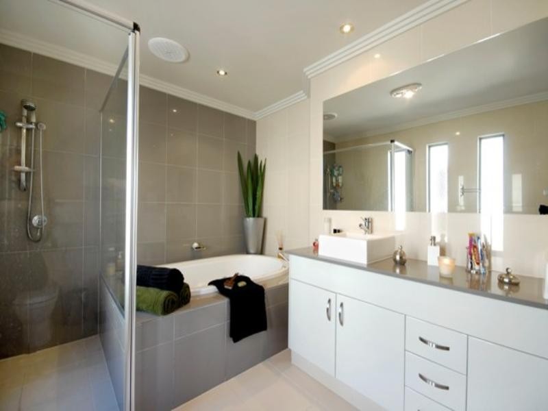 2/37 Anembo Street, Chevron Island QLD 4217