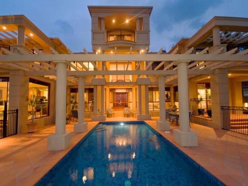 41 Istana View, Clear Island Waters QLD 4226