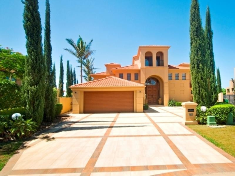 41 Istana View, Clear Island Waters QLD 4226