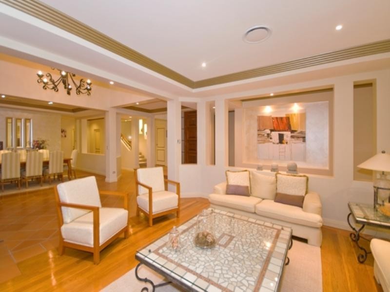 41 Istana View, Clear Island Waters QLD 4226