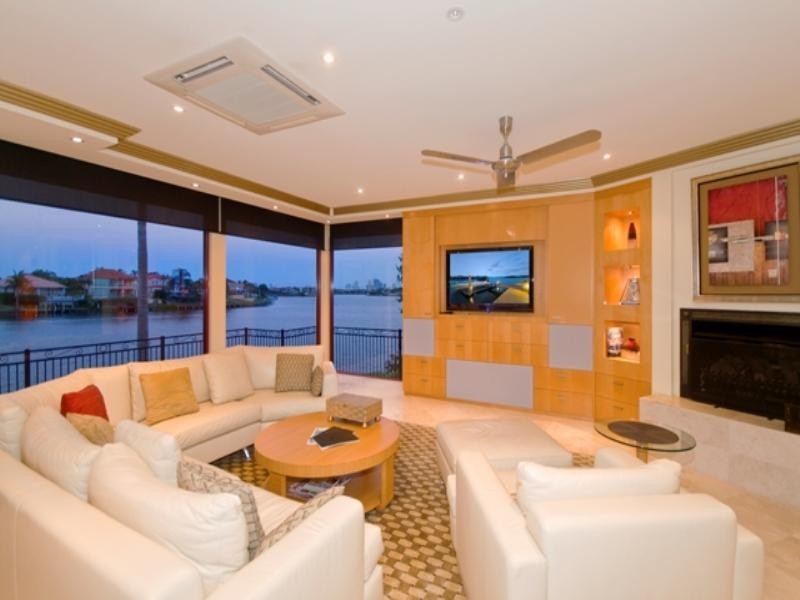 41 Istana View, Clear Island Waters QLD 4226