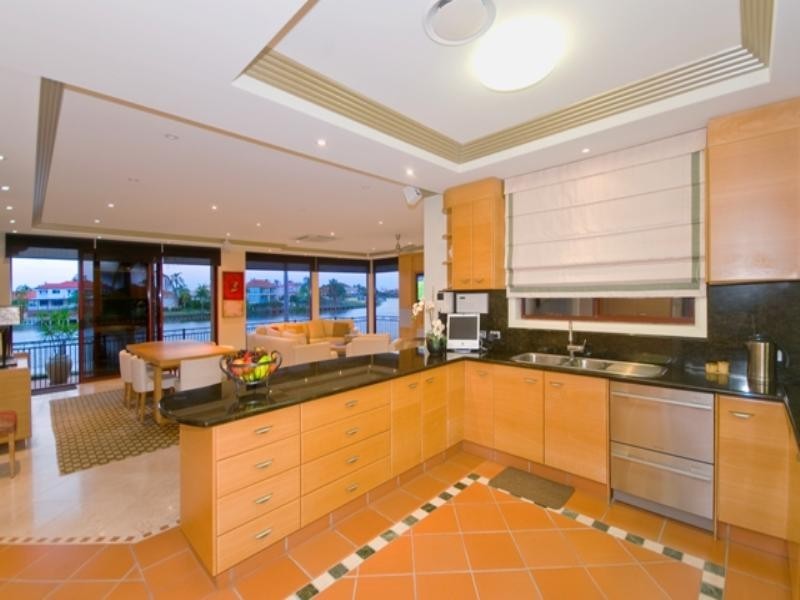 41 Istana View, Clear Island Waters QLD 4226