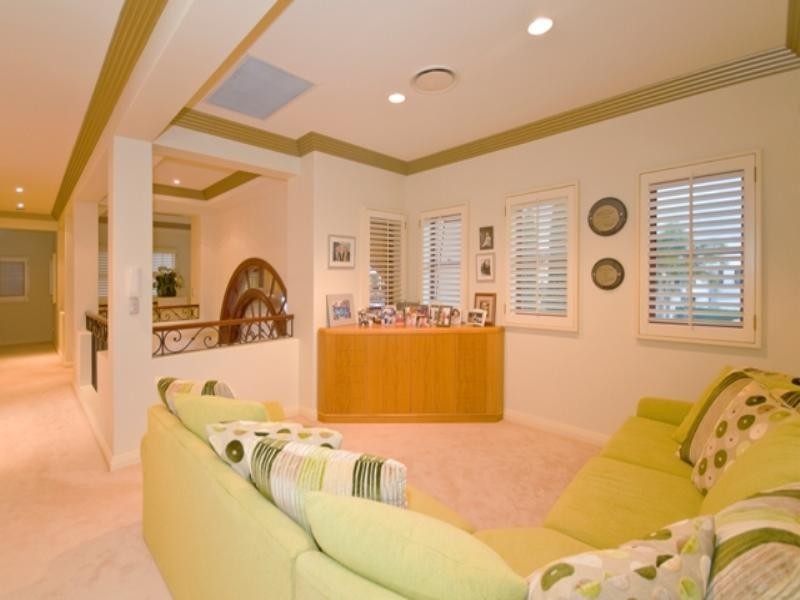 41 Istana View, Clear Island Waters QLD 4226