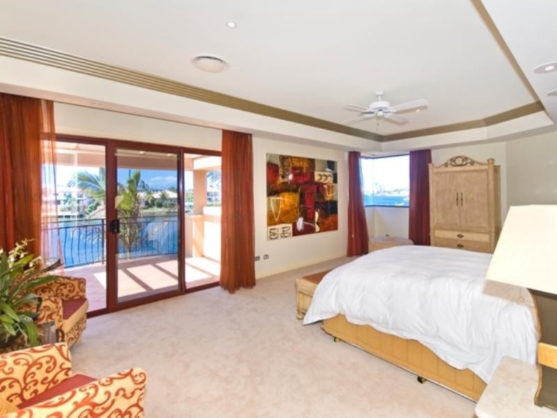 41 Istana View, Clear Island Waters QLD 4226