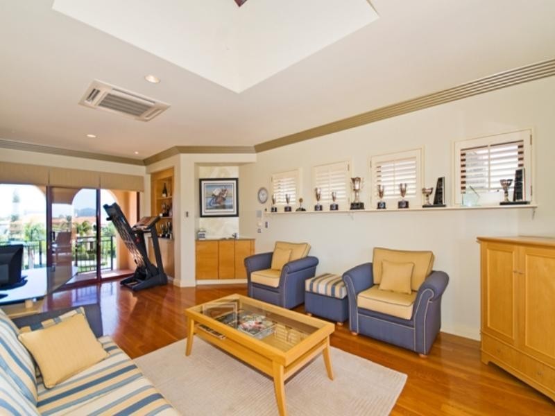 41 Istana View, Clear Island Waters QLD 4226
