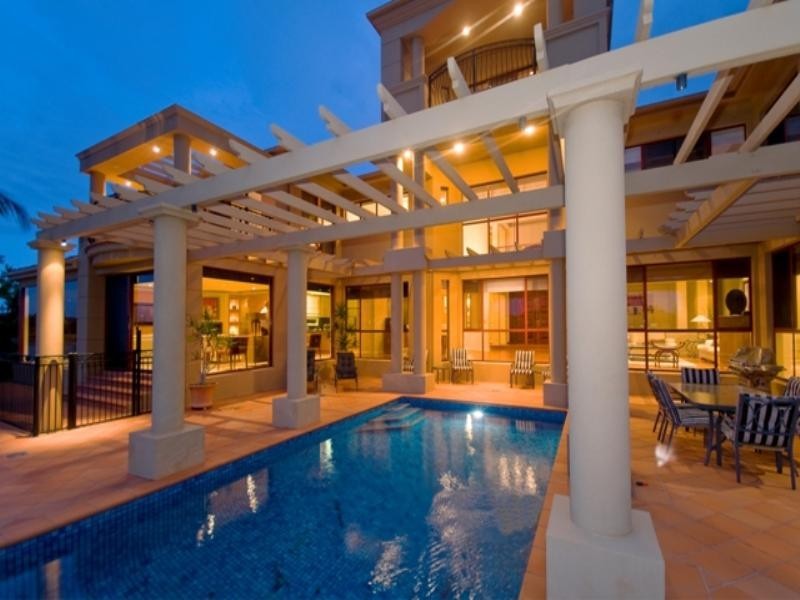 41 Istana View, Clear Island Waters QLD 4226