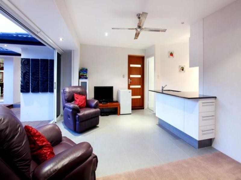 Broadbeach Waters QLD 4218