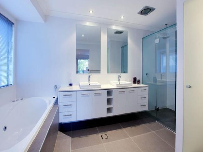 Broadbeach Waters QLD 4218