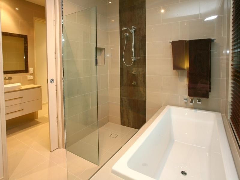 62 Hedges Avenue, Mermaid Beach QLD 4218