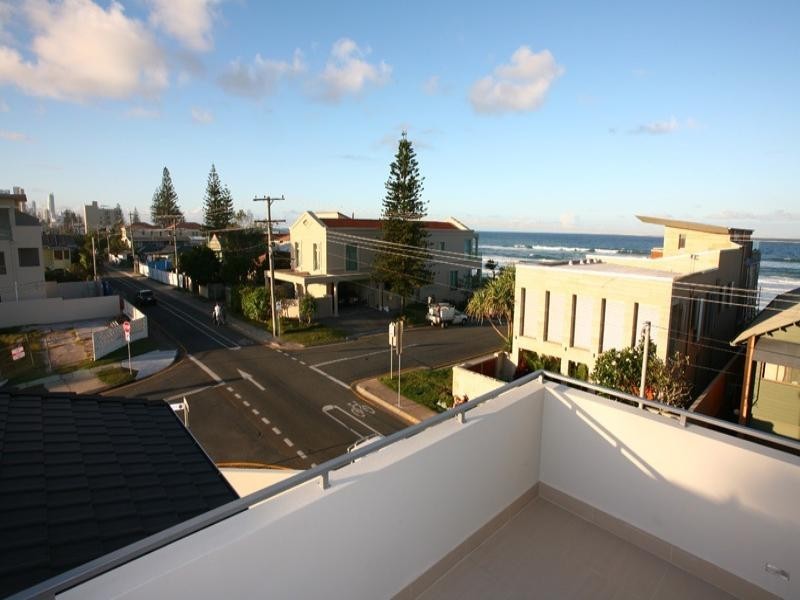 62 Hedges Avenue, Mermaid Beach QLD 4218