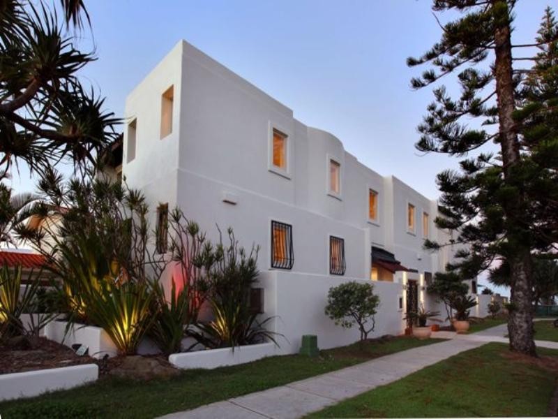 17 Hedges Avenue, Mermaid Beach QLD 4218