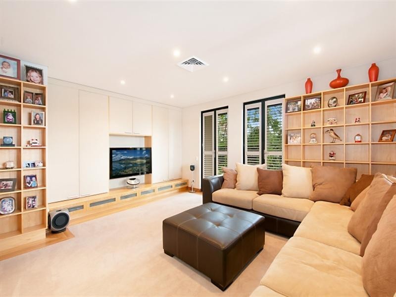 20 Marseille Court, Sorrento QLD 4217
