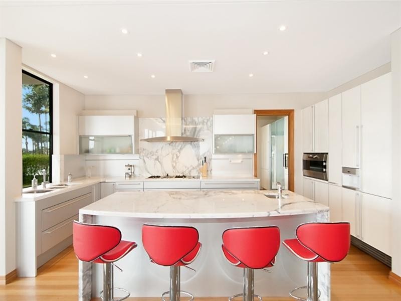 20 Marseille Court, Sorrento QLD 4217