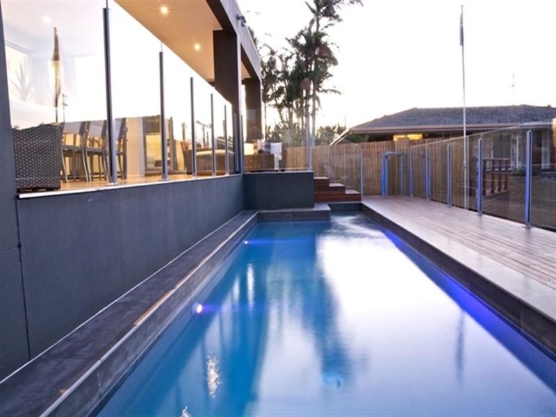 21 Merrimac Boulevard, Broadbeach Waters QLD 4218