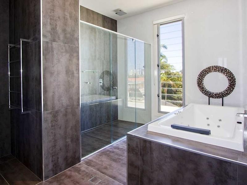 21 Merrimac Boulevard, Broadbeach Waters QLD 4218