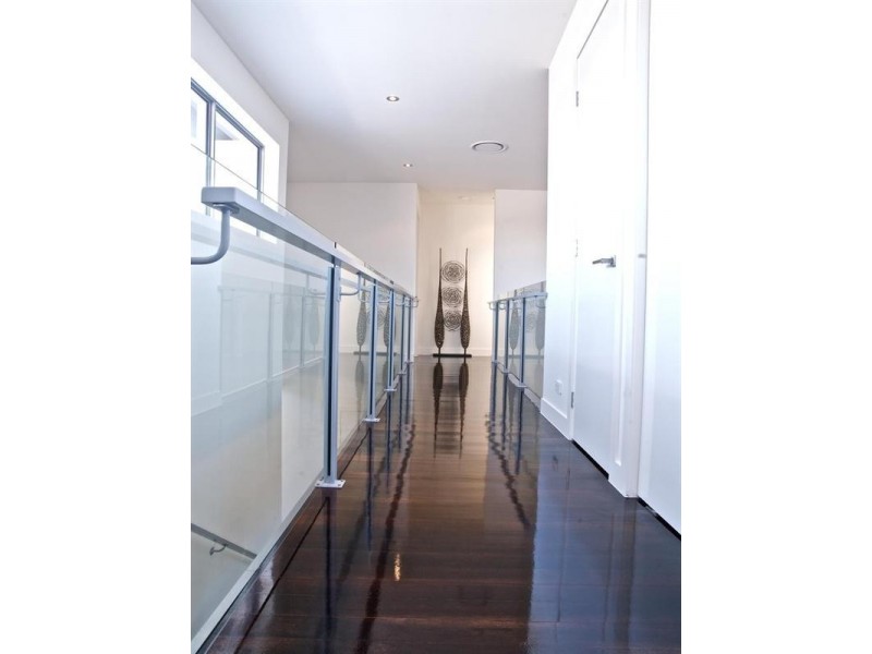 21 Merrimac Boulevard, Broadbeach Waters QLD 4218