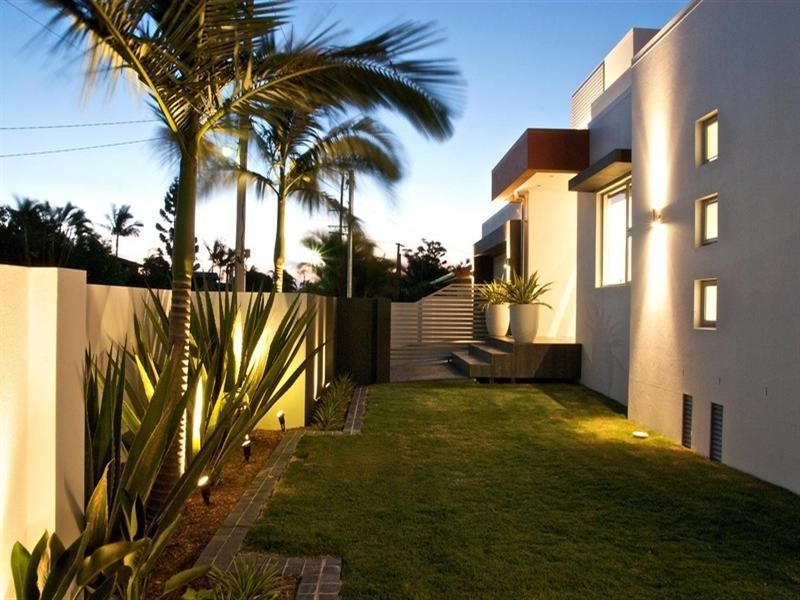 21 Merrimac Boulevard, Broadbeach Waters QLD 4218