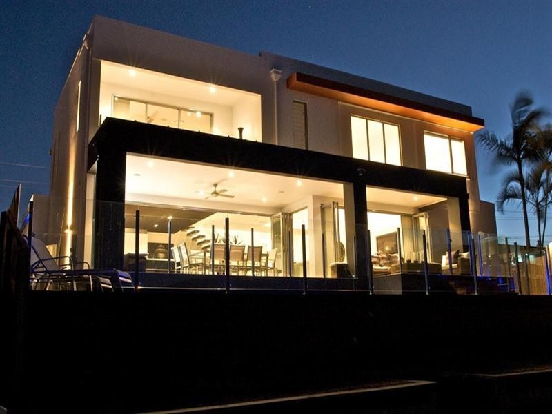 21 Merrimac Boulevard, Broadbeach Waters QLD 4218