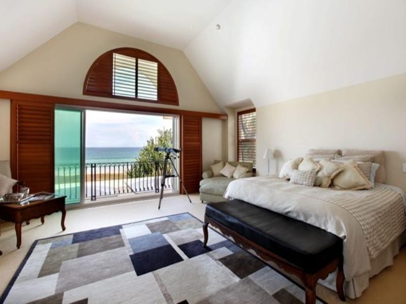 247 Hedges Avenue, Mermaid Beach QLD 4218