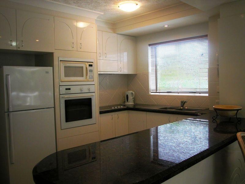 204 Ritz on the Beach, 8 Philip Avenue, Broadbeach QLD 4218