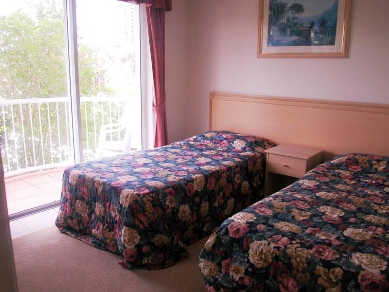 204 Ritz on the Beach, 8 Philip Avenue, Broadbeach QLD 4218