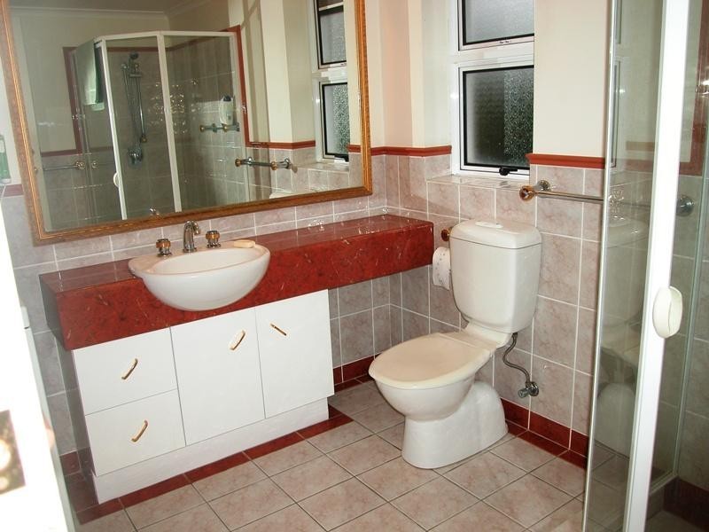 204 Ritz on the Beach, 8 Philip Avenue, Broadbeach QLD 4218