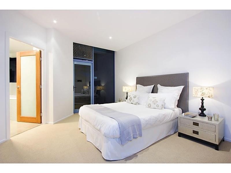 1 ‘Mustique’, 3456 Main Beach Parade, Surfers Paradise QLD 4217