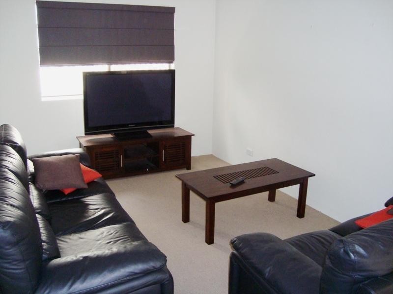 1/43 Britannia Avenue, Broadbeach QLD 4218