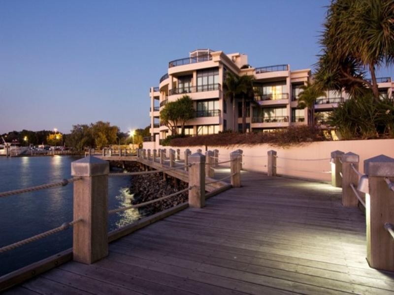 64 ‘Palazzo Versace’ 94 Seaworld Drive, Main Beach QLD 4217