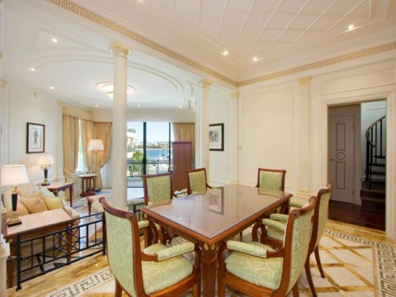 64 ‘Palazzo Versace’ 94 Seaworld Drive, Main Beach QLD 4217