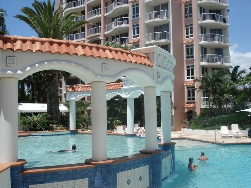 1025/33 Alexandra Avenue, Broadbeach QLD 4218