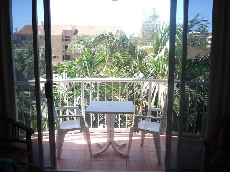 1025/33 Alexandra Avenue, Broadbeach QLD 4218