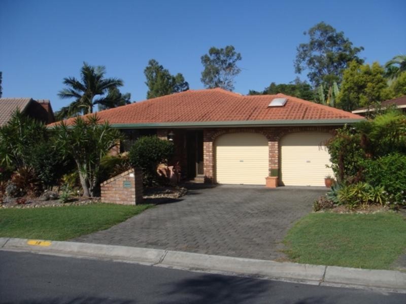 18 Roseville Court, Robina QLD 4226