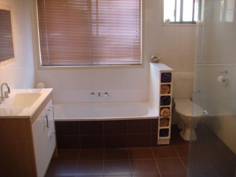 18 Roseville Court, Robina QLD 4226