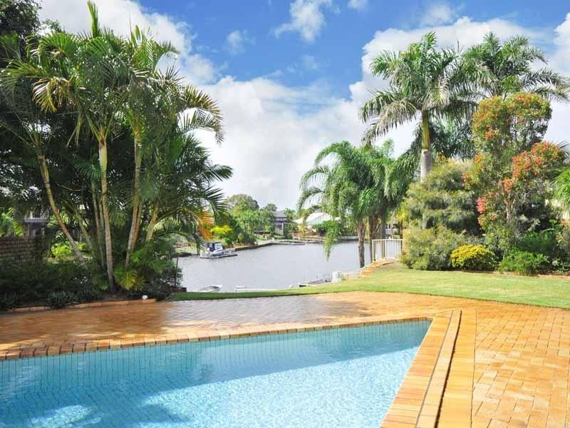 3 Monteclair Court, Mermaid Waters QLD 4218