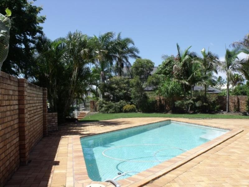 3 Monteclair Court, Mermaid Waters QLD 4218