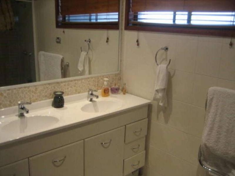 3 ‘Malinda Court’ 52 Bordeaux Parade, Mermaid Waters QLD 4218