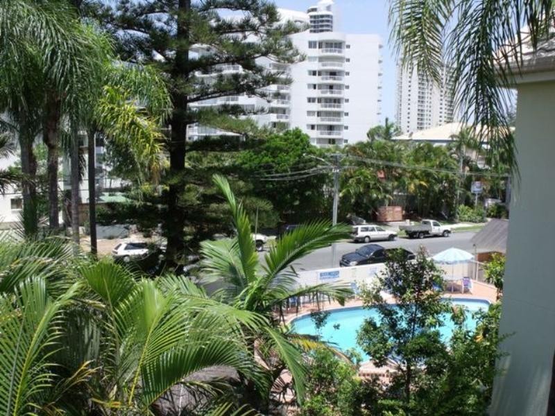 37 Surfers Tradewinds 42 Beach Parade, Surfers Paradise QLD 4217