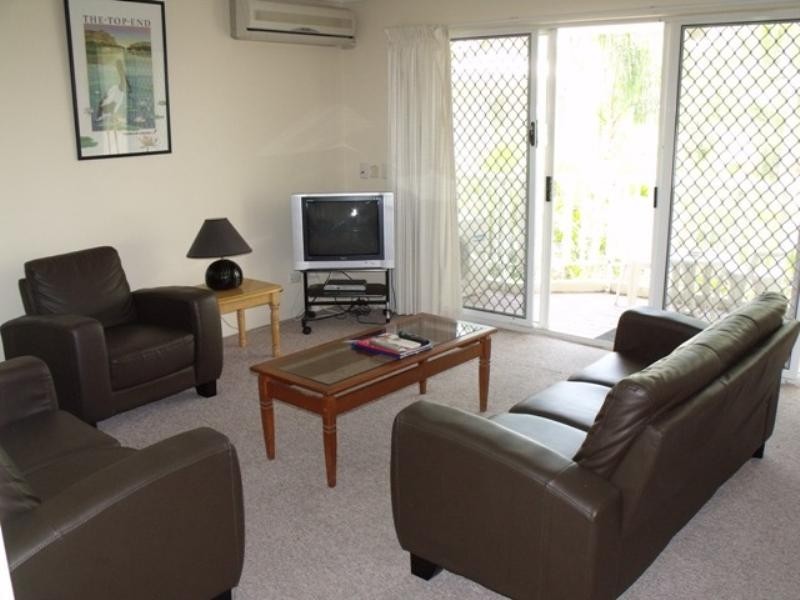 37 Surfers Tradewinds 42 Beach Parade, Surfers Paradise QLD 4217