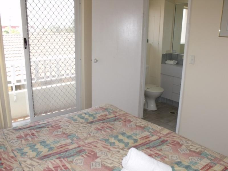 37 Surfers Tradewinds 42 Beach Parade, Surfers Paradise QLD 4217