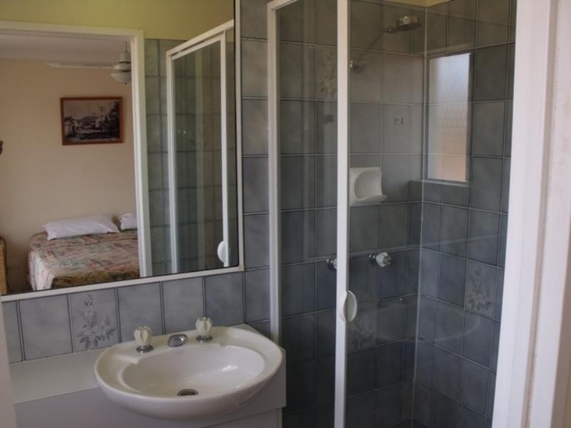 37 Surfers Tradewinds 42 Beach Parade, Surfers Paradise QLD 4217