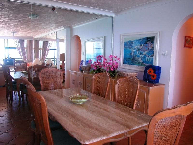 21B ‘ Surfers Aquarius’, 4 Old Burleigh Road, Broadbeach QLD 4218