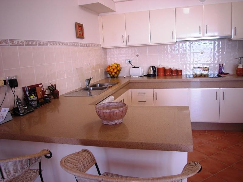 21B ‘ Surfers Aquarius’, 4 Old Burleigh Road, Broadbeach QLD 4218