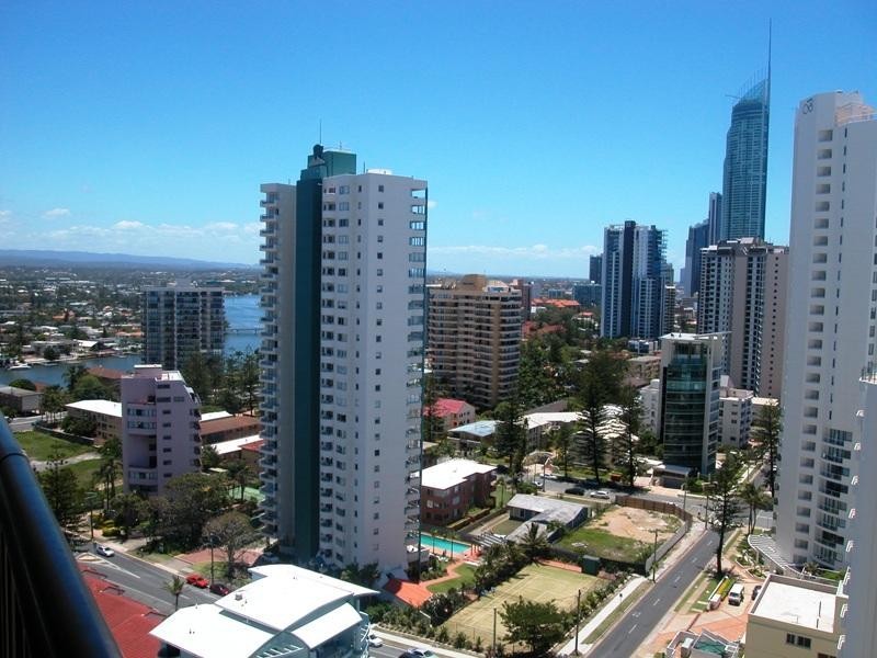 21B ‘ Surfers Aquarius’, 4 Old Burleigh Road, Broadbeach QLD 4218