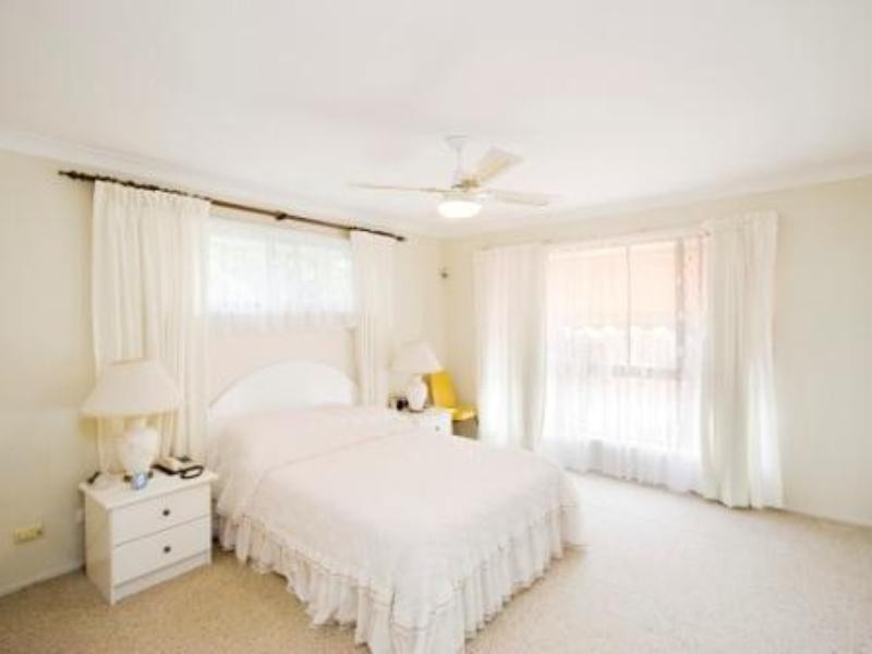 17 Compass Court, Mermaid Waters QLD 4218