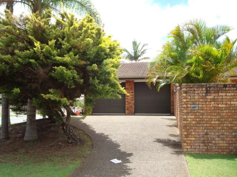 17 Compass Court, Mermaid Waters QLD 4218