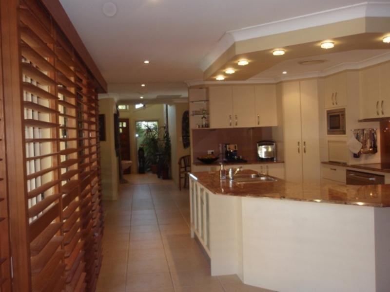 5 Metricup Court, Mermaid Waters QLD 4218