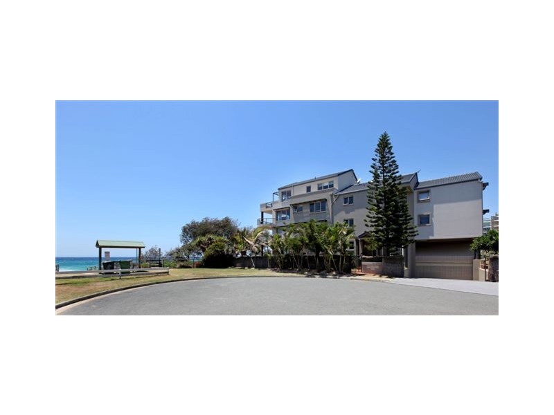 4/2 Twenty Third Avenue, Palm Beach QLD 4221