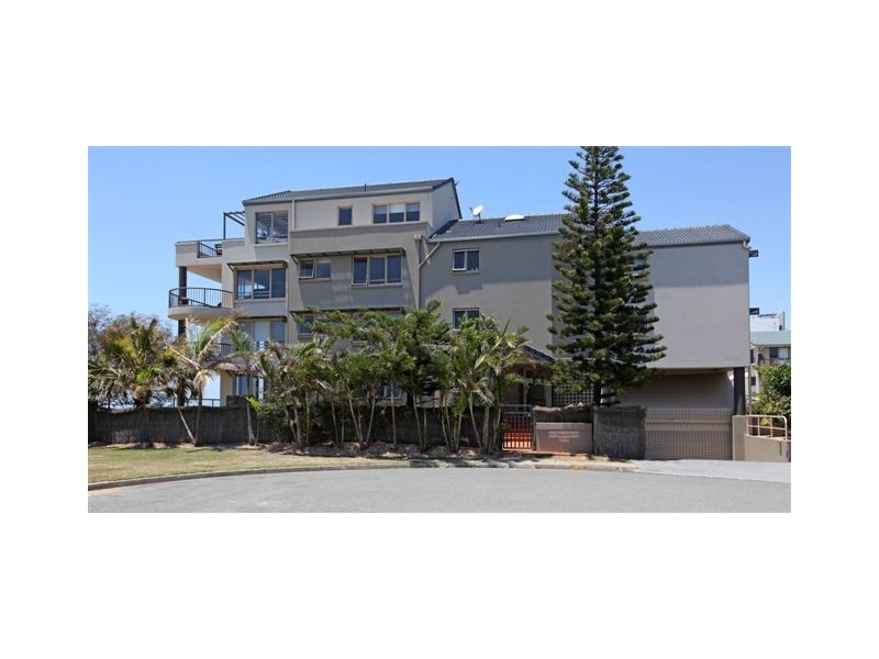 4/2 Twenty Third Avenue, Palm Beach QLD 4221