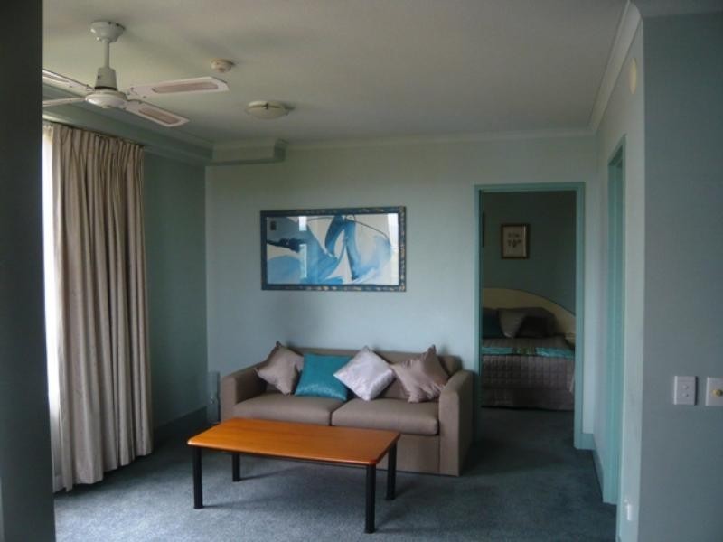 27/512 Margaret Avenue, Broadbeach QLD 4218